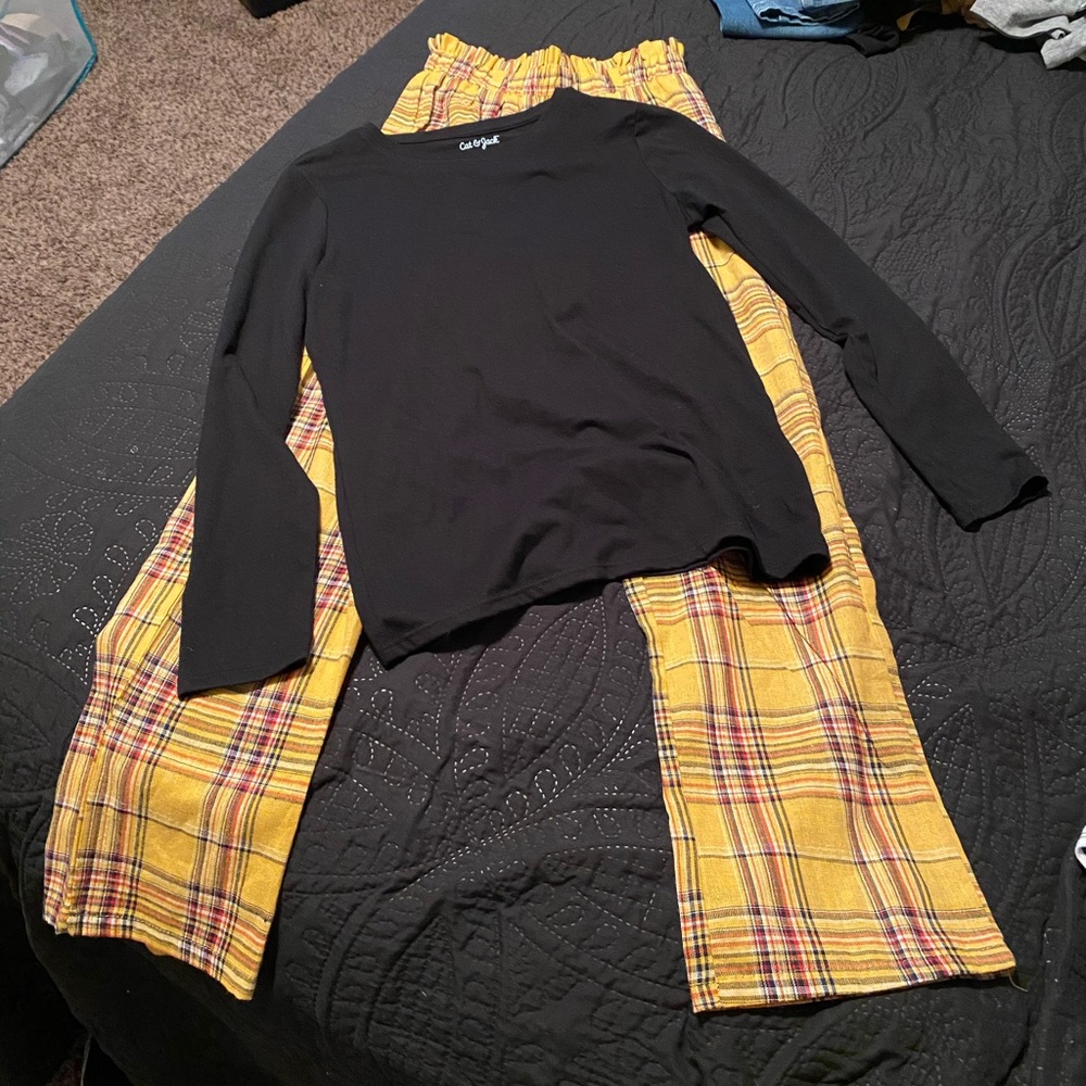 Cute pants with shirt